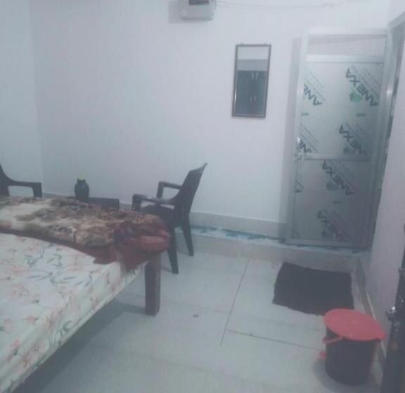 スタンダードルーム, S K Shukla Guest House
