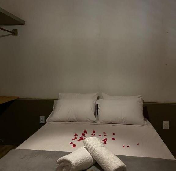 جناح مزوَّد بشرفة, The Jungle, Village & Beach