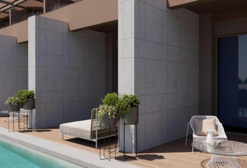 اتاق استاندارد با چشمانداز استخر, Lusso Sorgun