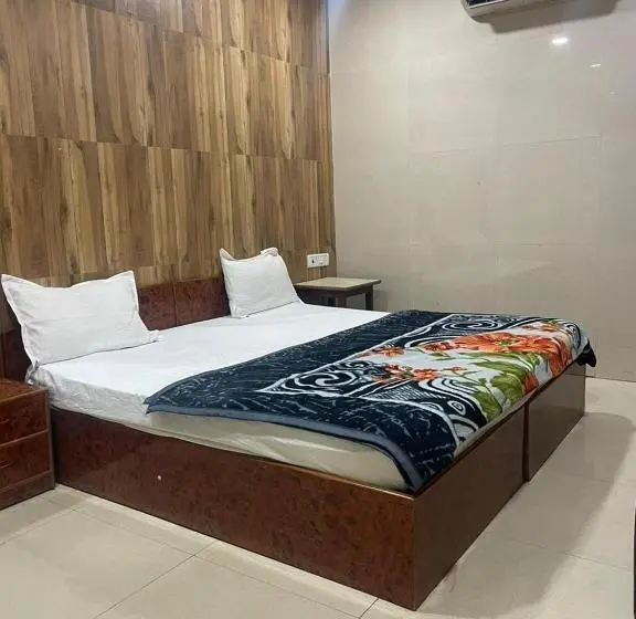 デラックスルーム, Maha Roopa Palace