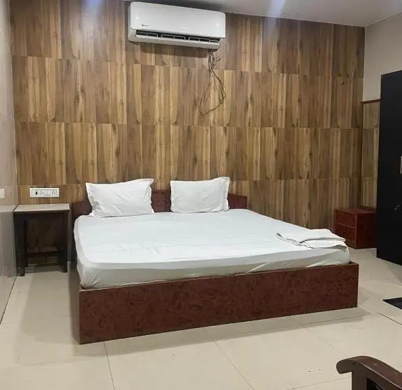デラックスルーム, Maha Roopa Palace