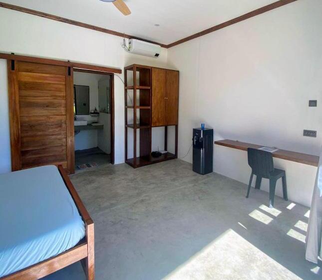 استودیوی لوکس, Isla Siargao Stays