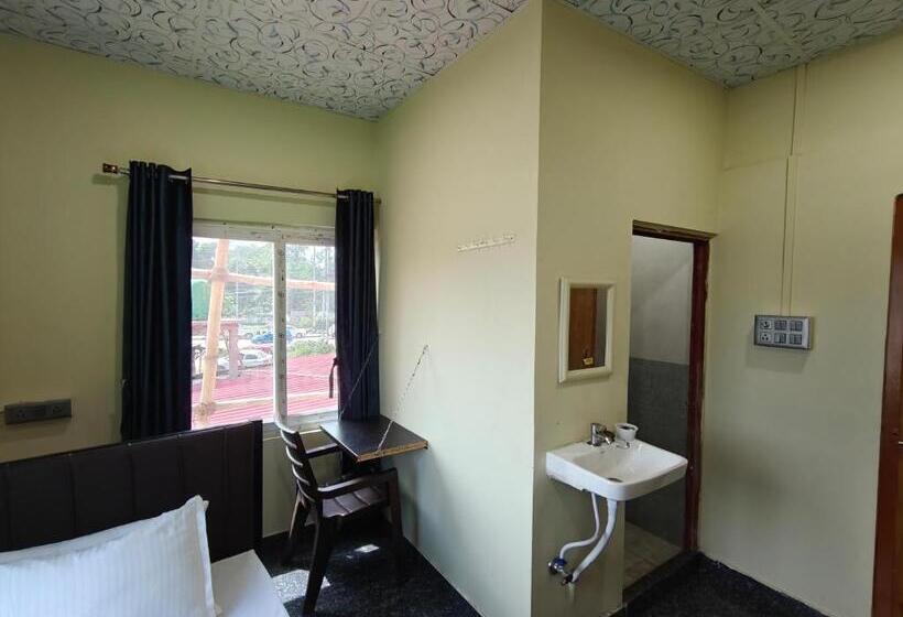 اتاق لوکس یک تخته, Shivalaya Lodge