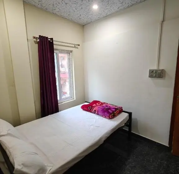 デラックスファミリールーム, Shivalaya Lodge