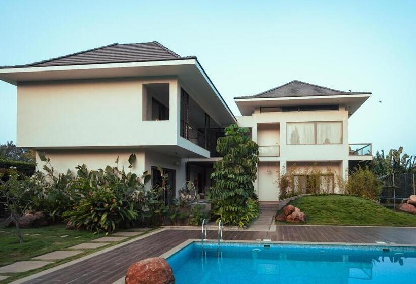 וילה עם חדר שינה אחד ובריכת שחיה, Oro The Estates, Nandi Hills