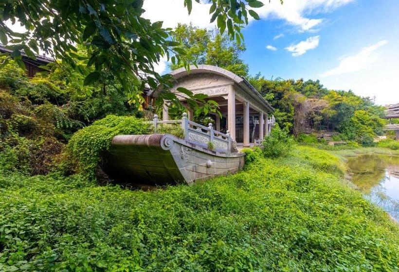 غرفة قياسية ثلاثية مزودة بشرفة, Guilin Peach Blossom Bay