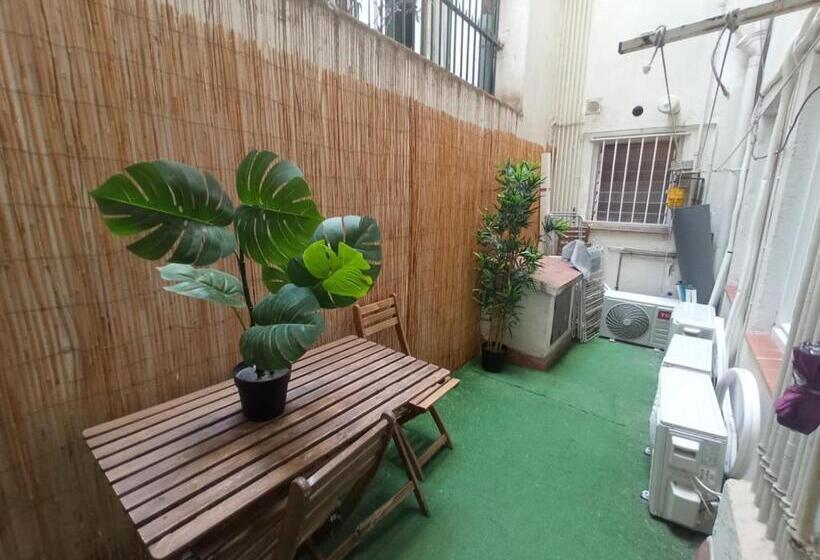 اتاق استاندارد با سرویس بهداشتی مشترک, Private Rooms On Tamarit Street