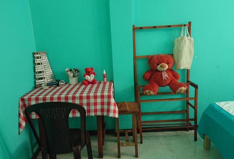 غرفة عائلية, Canaan Music