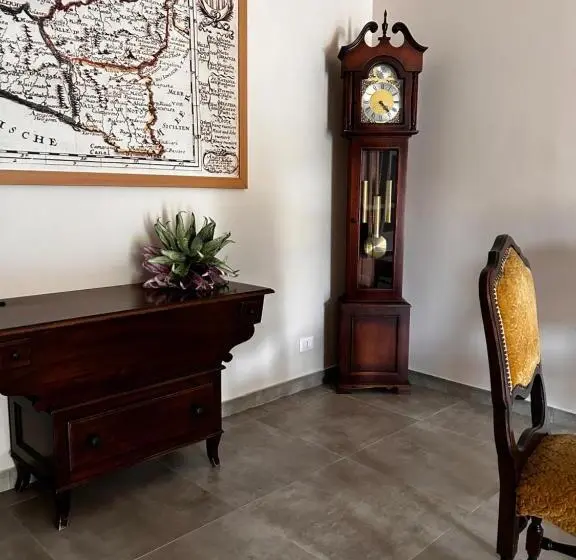 استودیوی لوکس, Townhouse Piraino