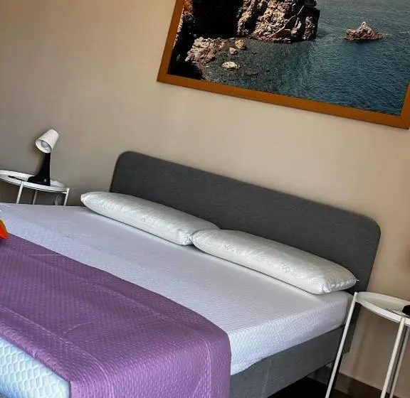 استودیوی لوکس, Townhouse Piraino