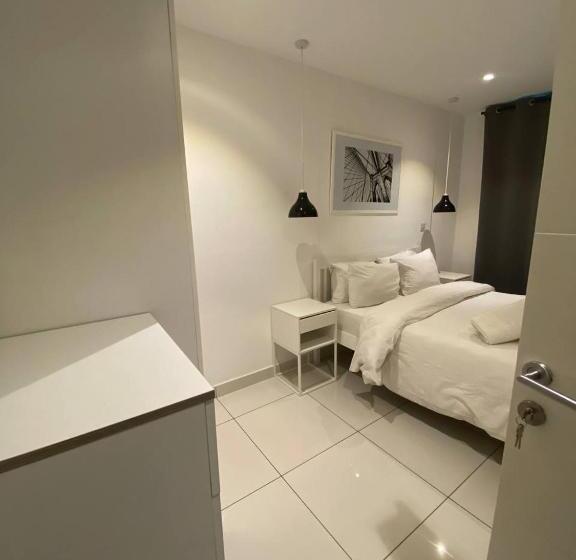 1 Schlafzimmer Apartment Poolblick, Bizziretreat