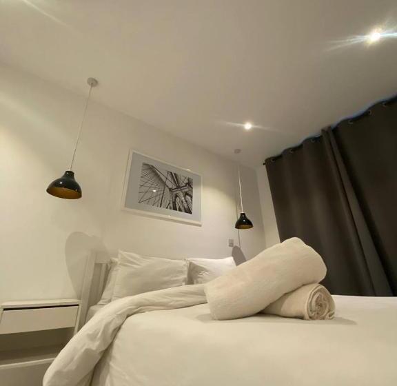 1 Schlafzimmer Apartment Poolblick, Bizziretreat