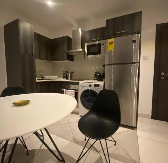 1 Schlafzimmer Apartment Poolblick, Bizziretreat