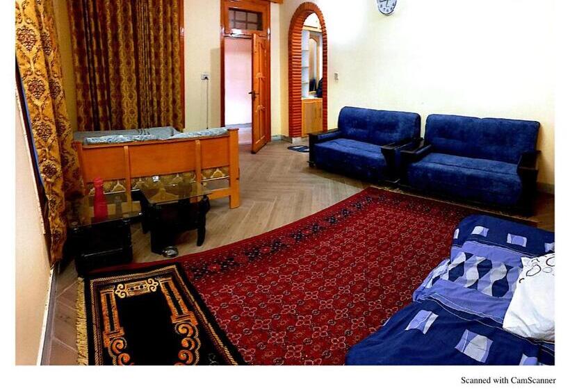 اتاق لوکس, Home Away From Home