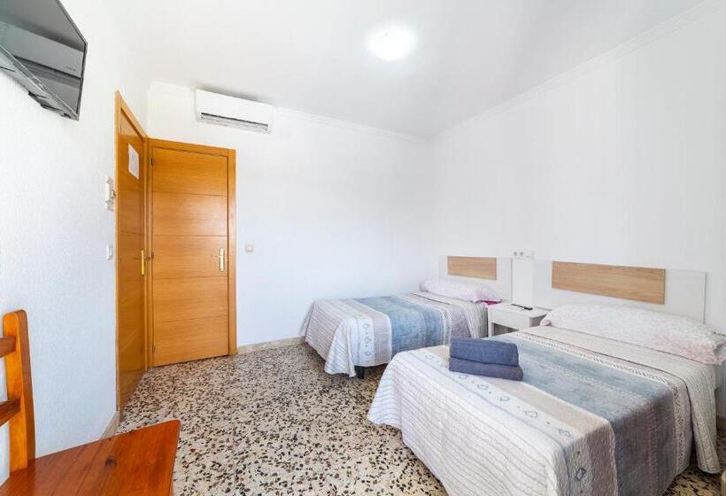 اتاق لوکس, Hostal Moya