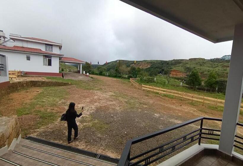 חדר משפחתי, Sohra Plaza Resort