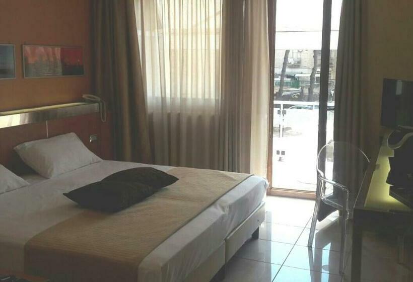 バルコニー付きスタンダードルーム, Artemide