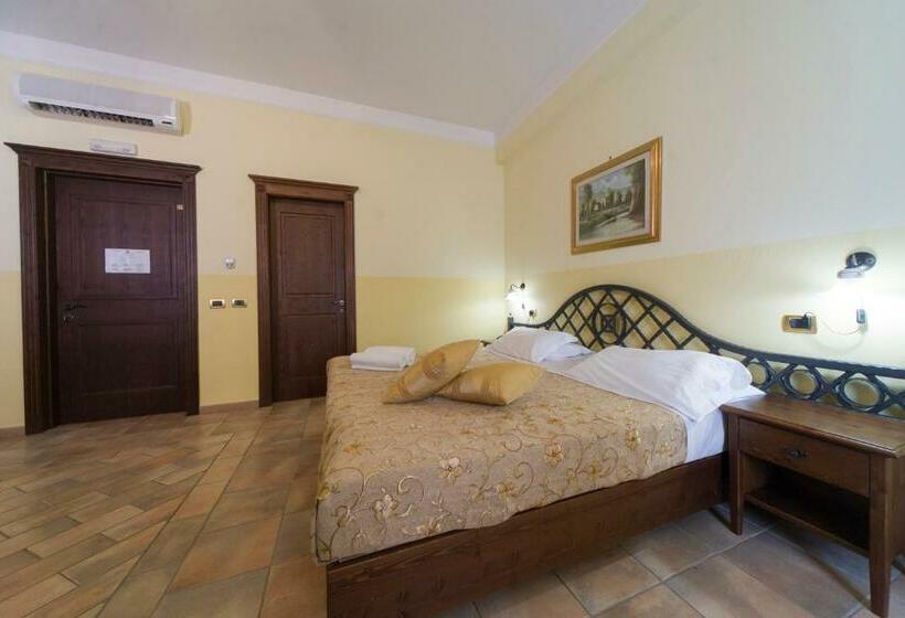 اتاق لوکس, Castello Torre In Pietra