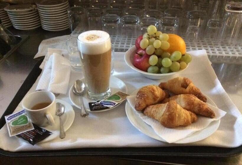 اتاق استاندارد چهار تخته, Castello Torre In Pietra