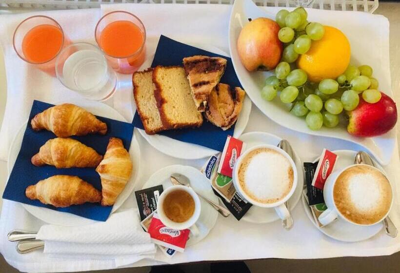 اتاق استاندارد چهار تخته, Castello Torre In Pietra