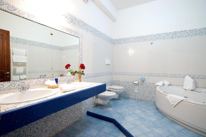 سوییت جونیور, Castello Torre In Pietra