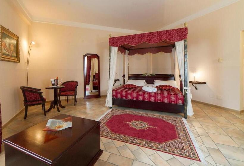 سوییت جونیور, Castello Torre In Pietra