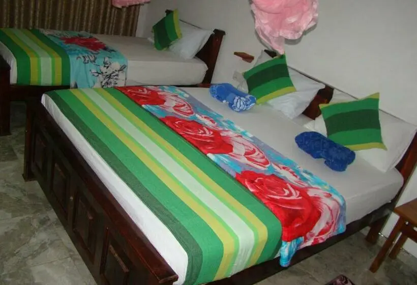 Standard Kolmen Hengen Huone, Ella Infinity View