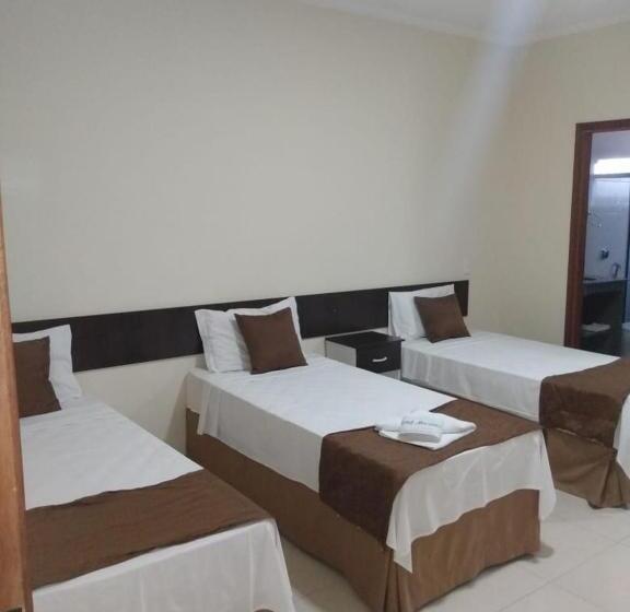 デラックストリプルルーム, Martins