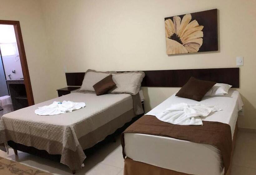 デラックストリプルルーム, Martins