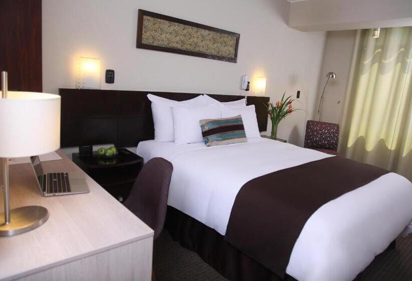 اتاق اجرایی, Rivera Inn