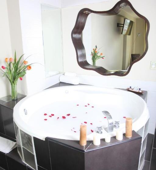 سوییت جونیور لوکس, Rivera Inn