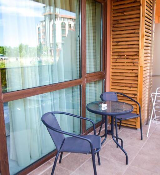 חדר אקונומי, St. Panteleimon Beach