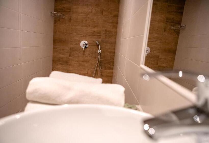 סוויטת ג'וניור נוף לים, St. Panteleimon Beach