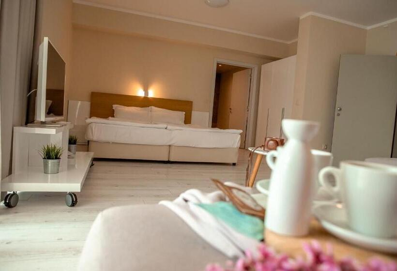 סוויטת ג'וניור נוף לים, St. Panteleimon Beach