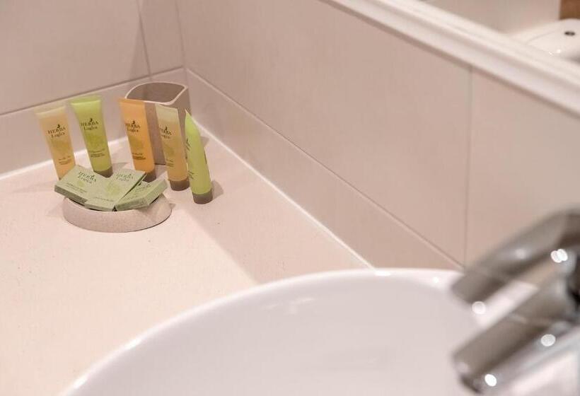 סוויטת ג'וניור נוף לים, St. Panteleimon Beach