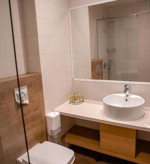 דירת חדר, St. Panteleimon Beach