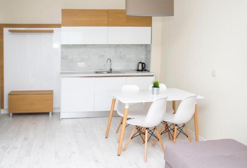 דירת חדר נוף לים, St. Panteleimon Beach