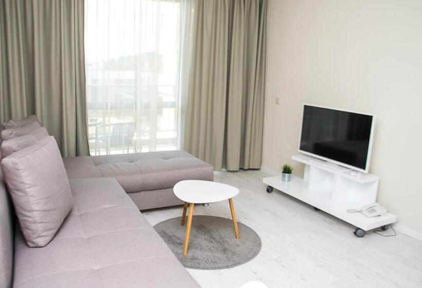 דירת חדר נוף לים, St. Panteleimon Beach