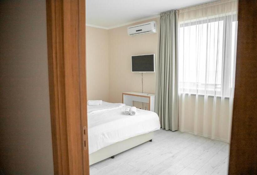 דירת 2 חדרים נוף לים, St. Panteleimon Beach