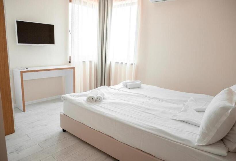 דירת 2 חדרים נוף לים, St. Panteleimon Beach