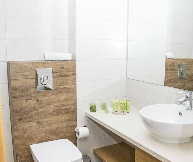 דירת חדר נוף לים, St. Panteleimon Beach