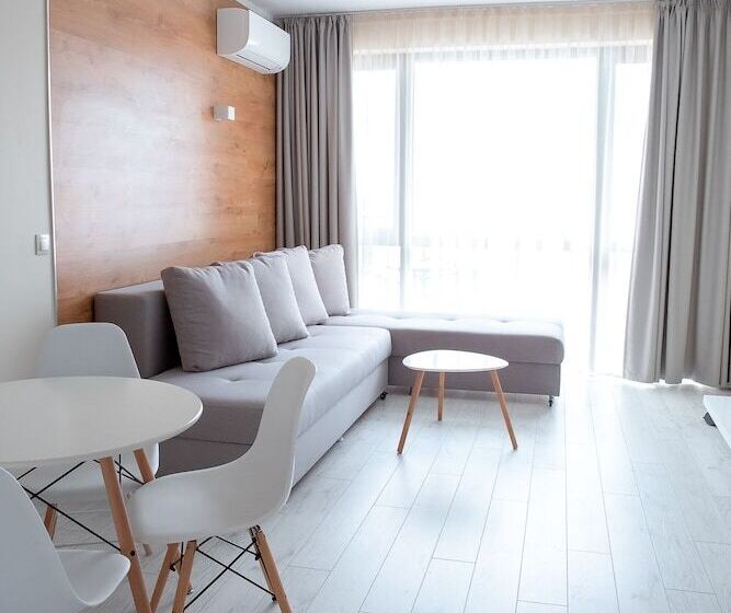 דירת חדר נוף לים, St. Panteleimon Beach