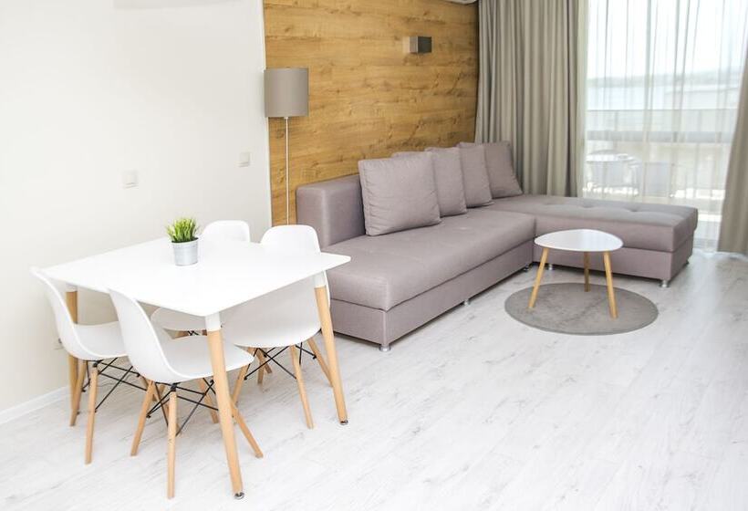 דירת חדר נוף לים, St. Panteleimon Beach