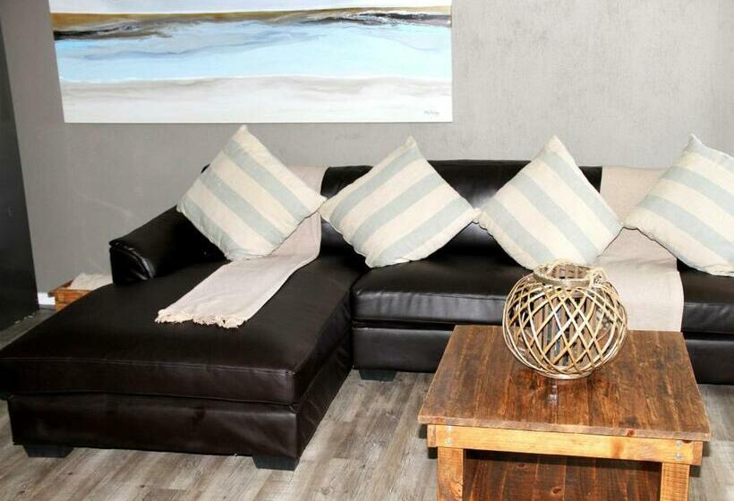 Президентский Люкс, Nine On Uys Street B & B