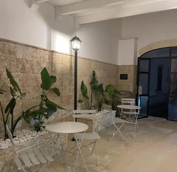 スタンダードルーム, La Corte Nel Vico