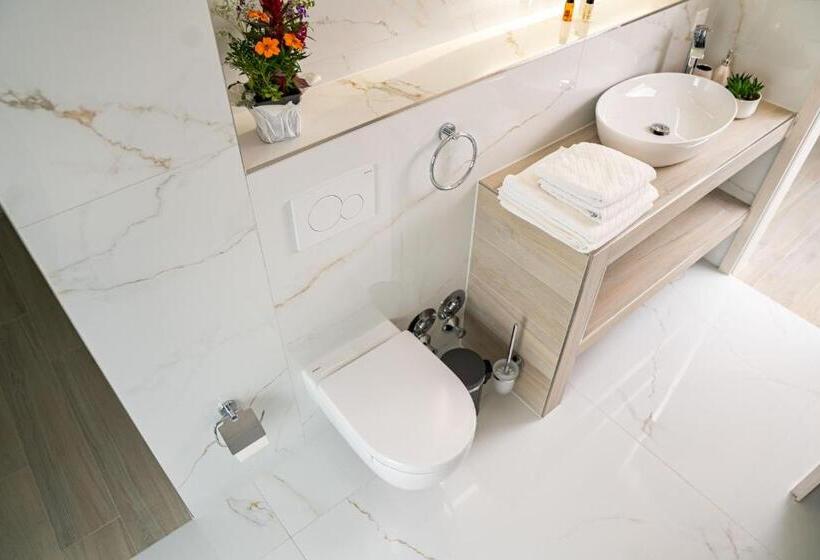 バルコニー付きスタンダードルーム, Dom Inn