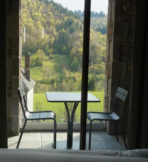 غرفة عائلية مطلّة علي الحديقة, La Borie D Hélipse