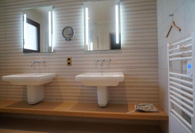 غرفة قياسية مطلّة علي الحديقة, La Borie D Hélipse