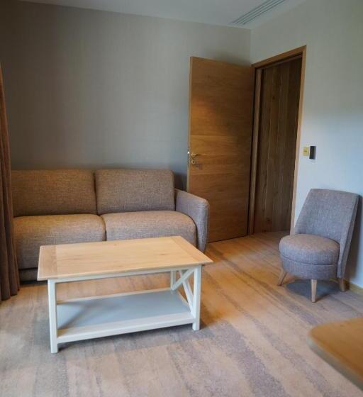 جناح جونيور مطل على الحديقة, La Borie D Hélipse