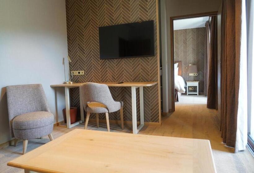 جناح جونيور مطل على الحديقة, La Borie D Hélipse